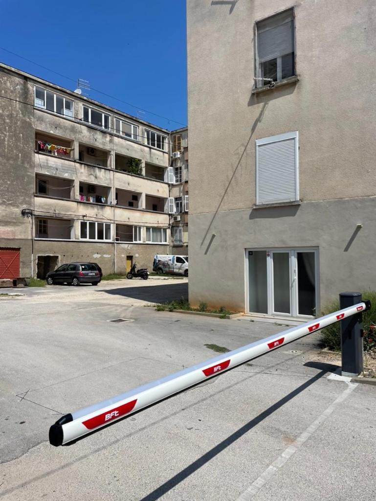 Amfora Deluxe Studio Pula Bagian luar foto