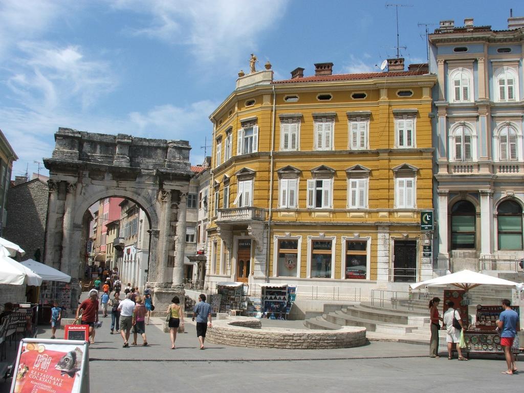 Amfora Deluxe Studio Pula Bagian luar foto