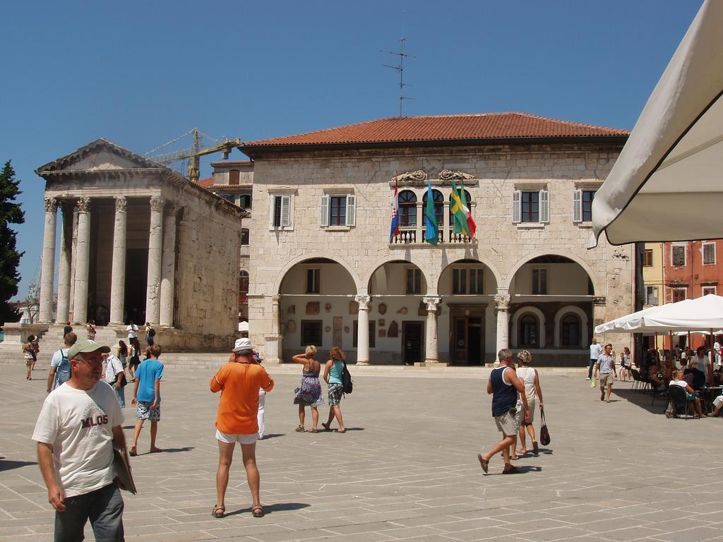 Amfora Deluxe Studio Pula Bagian luar foto