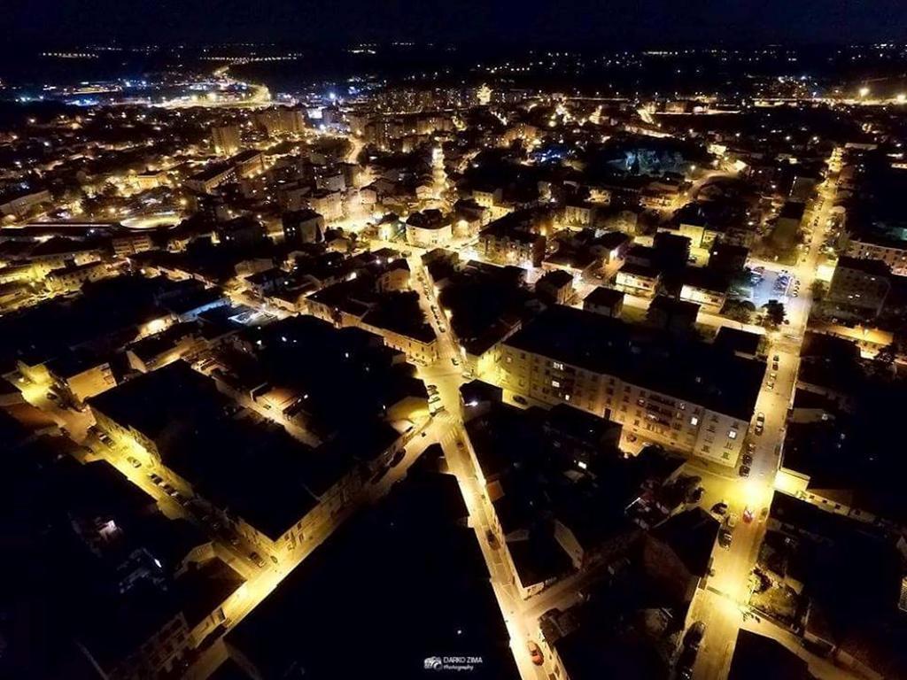 Amfora Deluxe Studio Pula Bagian luar foto