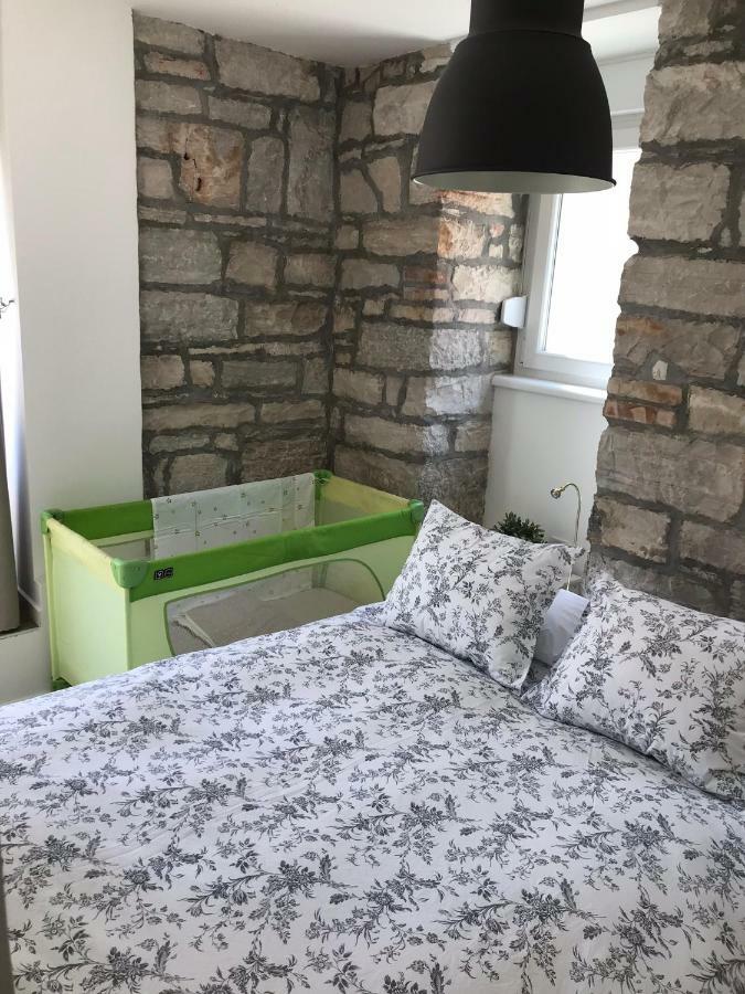 Amfora Deluxe Studio Pula Bagian luar foto